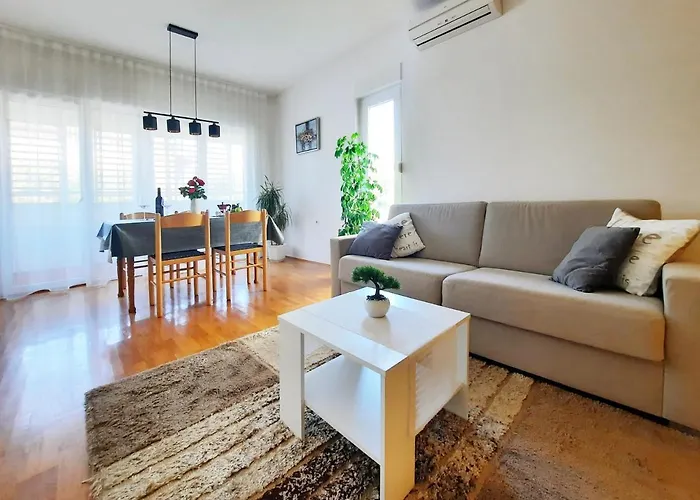 Apartment Violetta-Punta